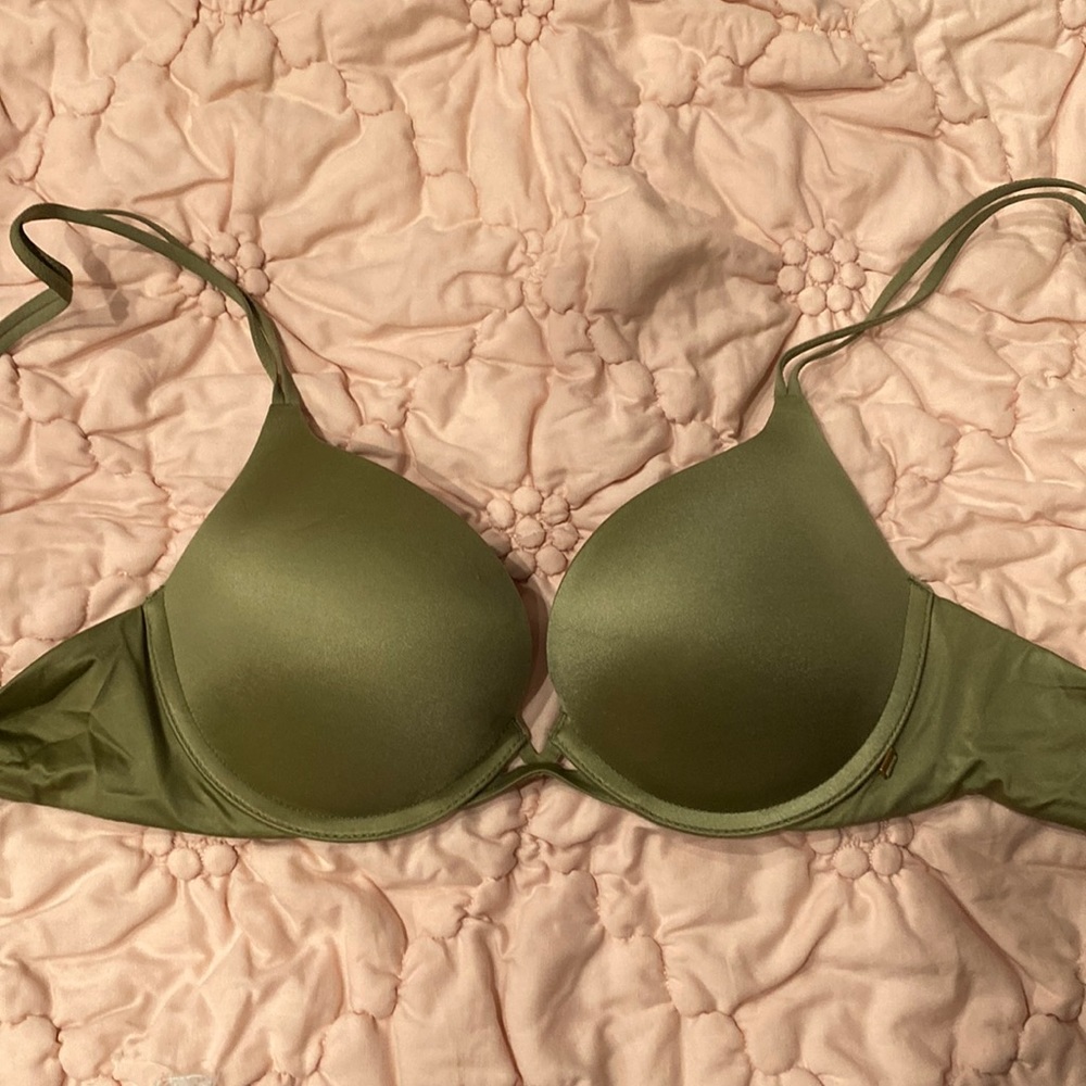 Victoria’s Secret Very Sexy push up bra 32C